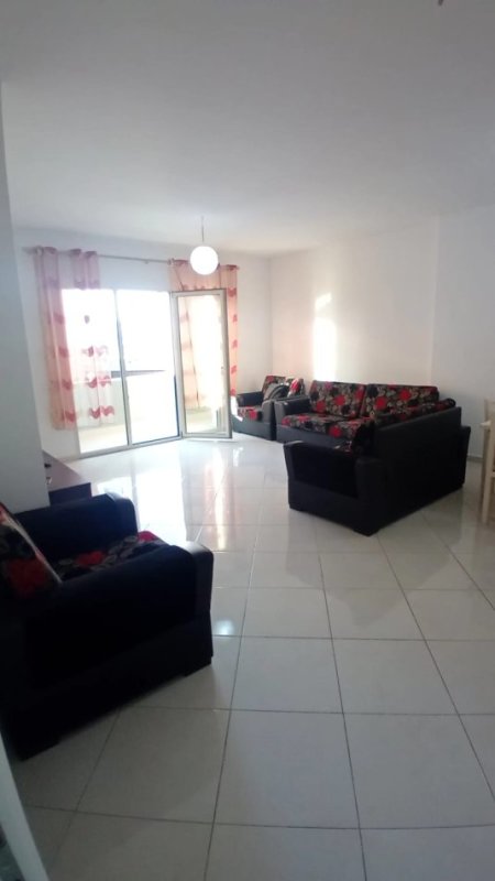 Tirane, shitet apartament 1+1 Kati 4, 84 m² (Rruga e kavajes afer Spitalit Amercin 3)