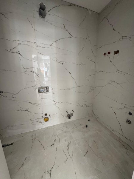 Tirane, shitet apartament 2+1+Ballkon Kati 2, 112 m² 117.500 € (Univers City I Perfunduar 1050€/m2)
