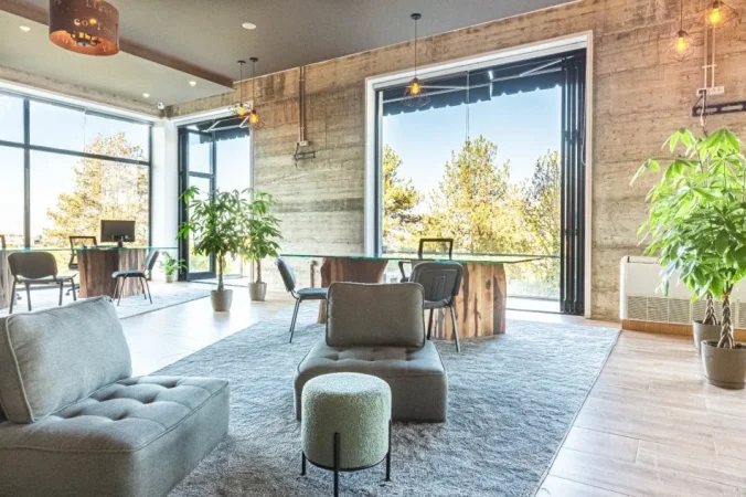 Tirane, ndarje qeraje zyre Kati 0, 220 m² (Kopshti Botanik)