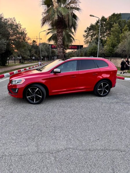 Tirane, shitet SUV | Xhip Volvo XC60 T6 Benzin+Gaz, e kuqe automatik Kondicioner 230.000 km 12.600 €