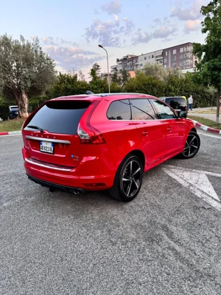 Tirane, shitet SUV | Xhip Volvo XC60 T6 Benzin+Gaz, e kuqe automatik Kondicioner 230.000 km 12.600 €