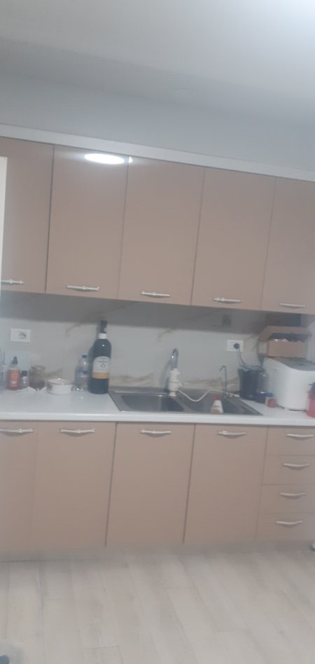 Tirane, shitet apartament 1+1+Ballkon Kati 2, 110.000 € 