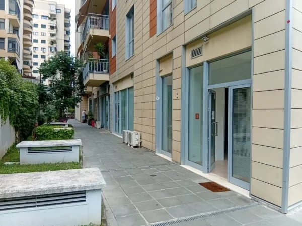Tirane, shes ambjent biznesi Kati 0, 70 m² 420.000 € 