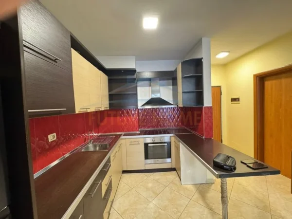 Tirane, jepet me qera apartament 1+1 Kati 4, 70 m² 400 € 