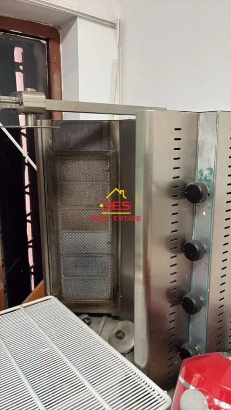 Vlore, shitet ambjent biznesi Kati 0, (bulevard, Vlorë)