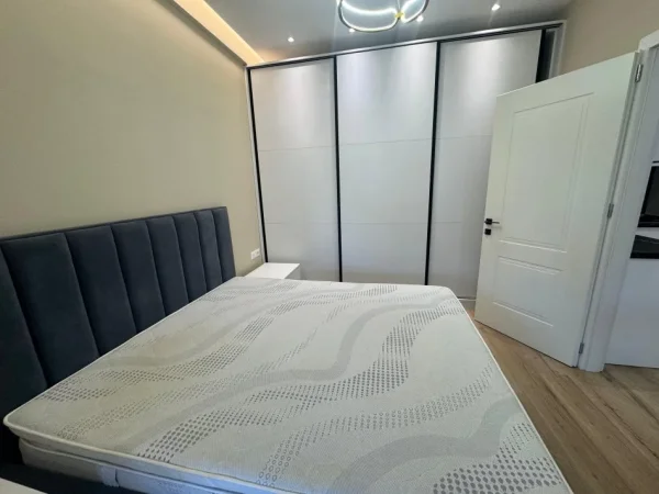 Tirane, jepet me qera apartament 2+1+Ballkon Kati 4, 120 m² 700 € (Bulevardi i Ri)