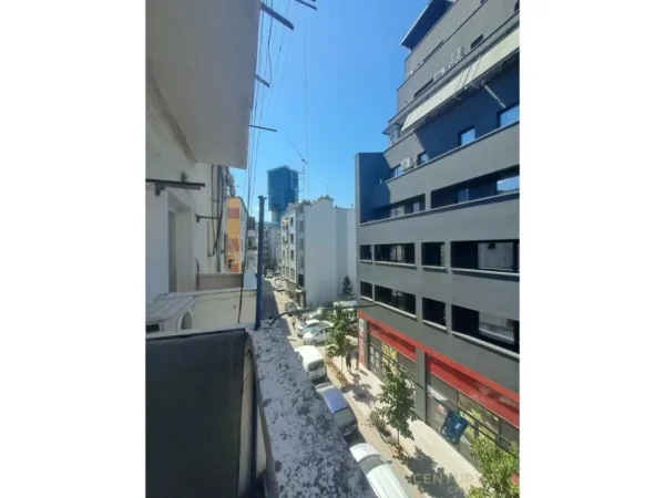 Tirane, shes apartament 2+1 Kati 4, 68 m² 160.000 € (Kafe Flora)