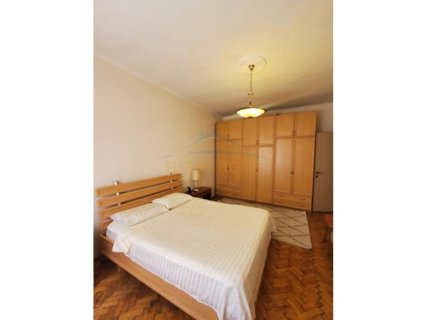 0683487469 Tirane, jepet me qera apartament 2+1 Kati 4, 101 m² 650 € (Rruga e Saraceve)