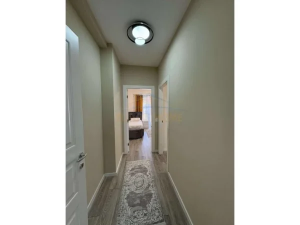 Tirane, jepet me qera apartament 2+1 Kati 2, 1.200 m² 800 € 