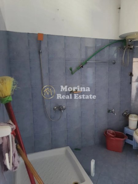Tirane, jepet me qera shtepi 2+1 Kati 2, 100 m² 400 € (Institut)