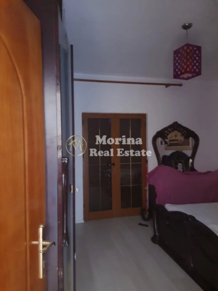 Tirane, jepet me qera shtepi 2+1 Kati 2, 100 m² 400 € (Institut)