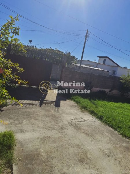 Tirane, jepet me qera shtepi 2+1 Kati 2, 100 m² 400 € (Institut)
