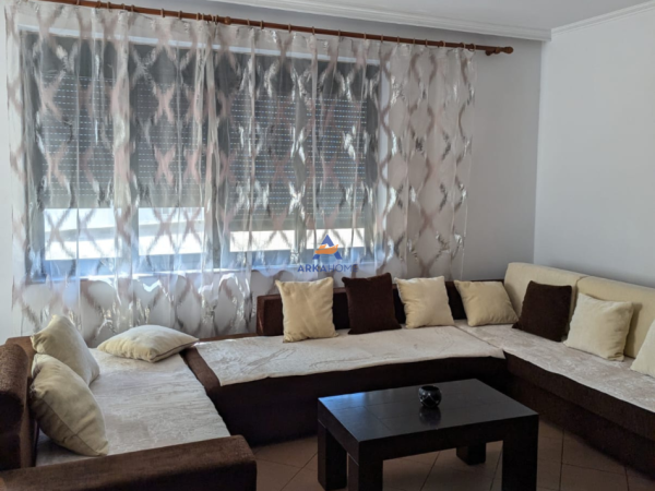 Tirane, jepet me qera apartament 2+1+Ballkon Kati 2, 90 m² 720 € (ISH GARDA,BLLOK)
