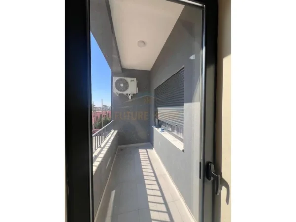 Tirane, jepet me qera apartament 2+1 Kati 2, 102 m² 500 € 