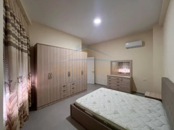 Tirane, jepet me qera apartament 2+1 Kati 2, 102 m² 500 € 