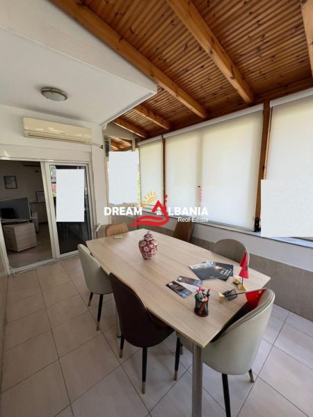 Tirane, jepet me qera zyre Kati 2, 80 m² 1.000 € (ne zonen e Bllokut ne Rrugen “Pjeter Bogdani”)