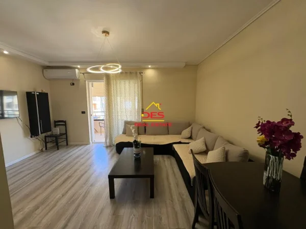 Vlore, shitet apartament 2+1+Ballkon Kati 8, 102 m² 175.000 € (Rruga Gjergj Arianiti)