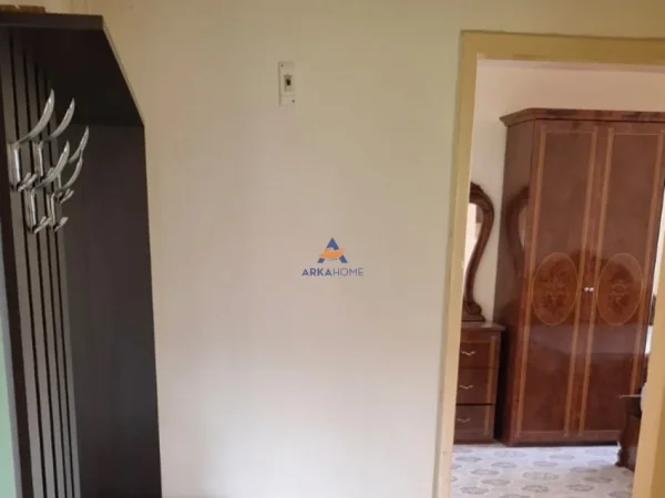 Tirane, shitet apartament 2+1+Ballkon Kati 4, 76 m² 132.000 € (RRUGA FERIT XHAJKO)