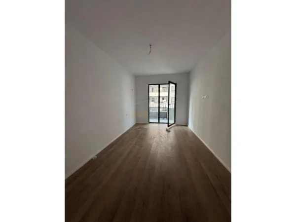 0683487469 Tirane, shitet apartament 2+1 Kati 3, 104 m² 88.000 € (Kompleksi Mehillaj , KAMEZ)