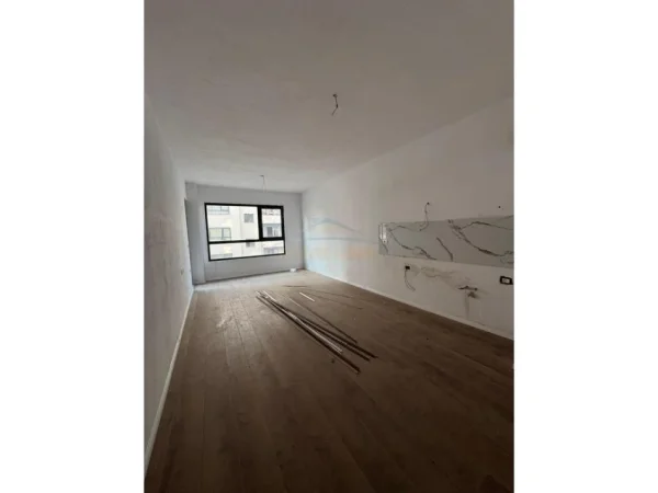 0683487469 Tirane, shitet apartament 2+1 Kati 3, 104 m² 88.000 € (Kompleksi Mehillaj , KAMEZ)