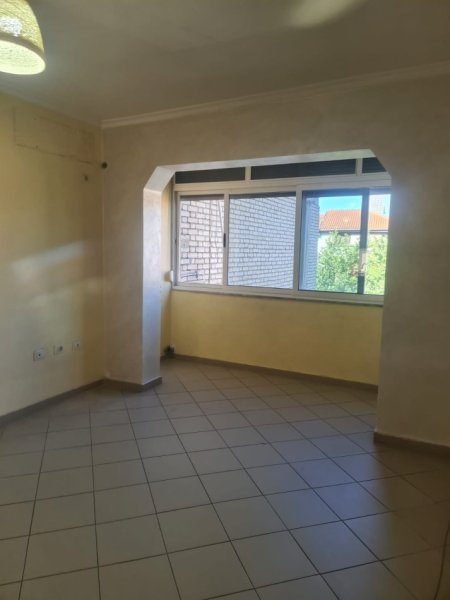 Tirane, shitet apartament 1+1 Kati 3, 53 m² 110.000 € (ali demi)