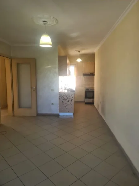 Tirane, shitet apartament 1+1 Kati 3, 53 m² 110.000 € (ali demi)