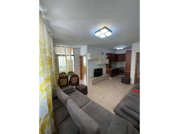 Tirane, jepet me qera apartament 2+1 Kati 2, 91 m² 480 € 