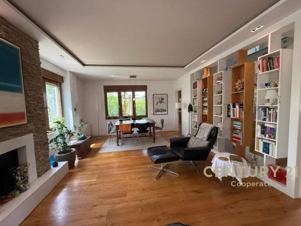 Tirane, shes Vile 5+1 , 420 m² 1.200.000 € (KOMPLEKSI COLOMBO)