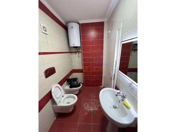 Tirane, shitet apartament 1+1 Kati 9, 65 m² 694.792.476 € (MISTO MAME)