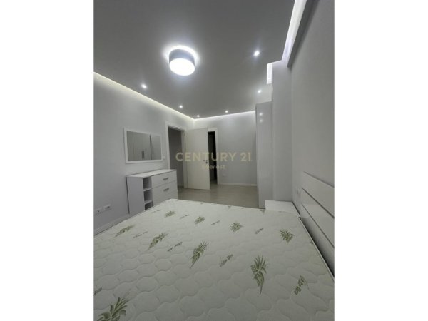 Tirane, jepet me qera apartament 2+1 Kati 5, 113 m² 550 € (Astir)