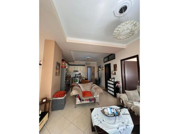 Tirane, shitet apartament 2+1 Kati 2, 69 m² 82.000 € (Fresk)