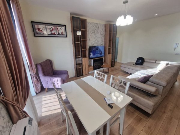 Tirane, jepet me qera apartament 2+1+2 i Ri, Kati 3, 103 m² 850 € (Rr, 5 Maji te tregu dinamo)