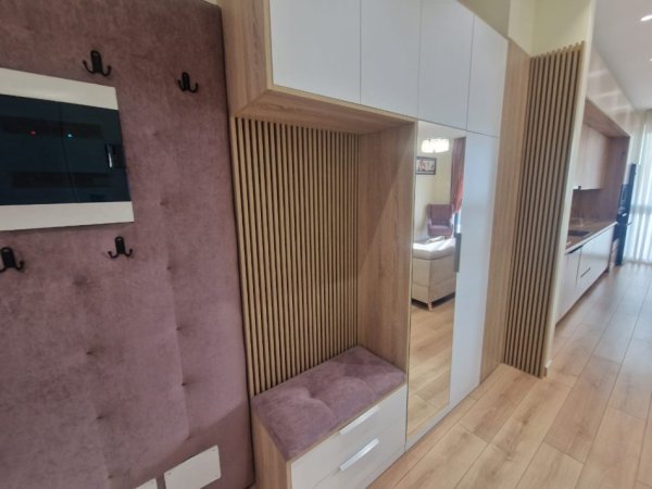 Tirane, jepet me qera apartament 2+1+2 i Ri, Kati 3, 103 m² 850 € (Rr, 5 Maji te tregu dinamo)