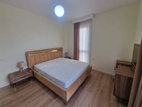 Tirane, jepet me qera apartament 2+1+2 i Ri, Kati 3, 103 m² 850 € (Rr, 5 Maji te tregu dinamo)