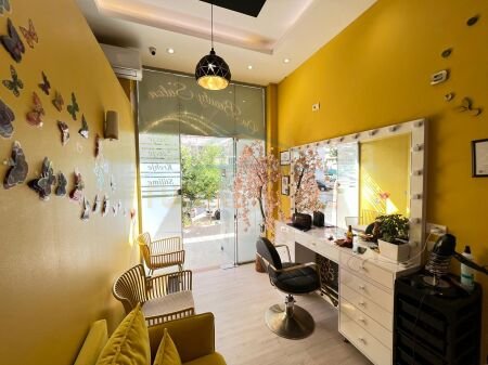 Tirane, shitet ambjent biznesi Kati 0, 600.000 € 