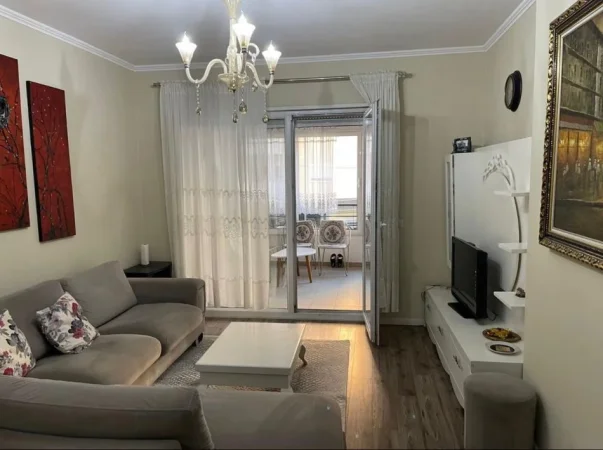 Tirane, shes apartament 2+1+verande 14 m2, Kati 2, 101 m² 145.000 € (PRANE RESTORANT FRESKU)