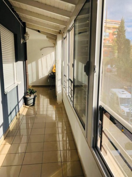Tirane, shes apartament 2+1+verande 14 m2, Kati 1, 101 m² 150.000 € (PRANE RESTORANT FRESKU)