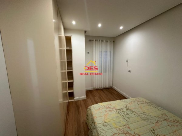 Vlore, jepet me qera apartament 1+1+Ballkon Kati 3, 70 m² 400 € (Rruga Murat Tërbaçi)