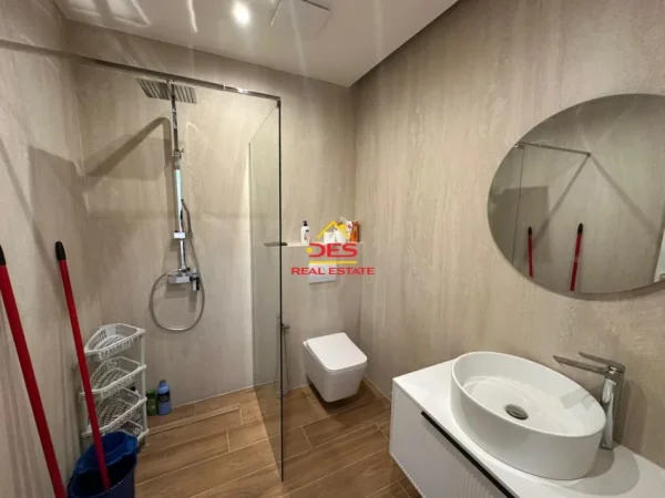 Vlore, jepet me qera apartament 1+1+Ballkon Kati 3, 70 m² 400 € (Rruga Murat Tërbaçi)