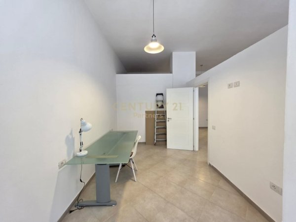 Tirane, jepet me qera apartament 1+1 Kati 1, 55 m² 350 € (Astir)