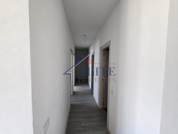 Tirane, shitet apartament 2+1+Ballkon Kati 3, 108 m² 141.180 € 