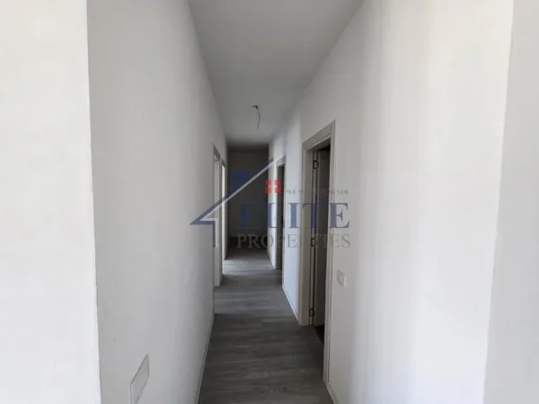 Tirane, shitet apartament 2+1+Ballkon Kati 3, 108 m² 141.180 € 