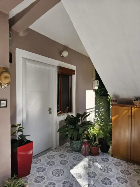 Tirane, jepet me qera apartament 1+1+Ballkon Kati 0, 50 m² 360 € (Don Bosko)