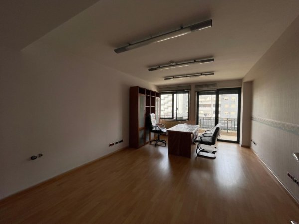 Tirane, jepet me qera ambjent biznesi Kati 2, 300 m² 3.500 € (Komuna e Parisit)