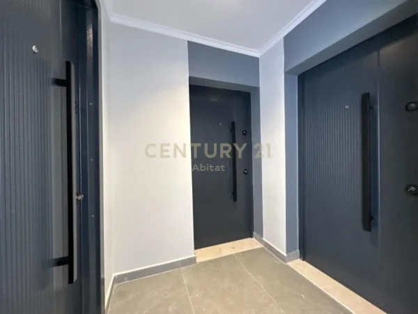 Tirane, shes apartament 1+1 Kati 5, 107 m² 268.000 € (RRUGEN MINE PEZA)