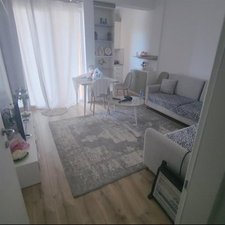 Tirane, jepet me qera apartament 1+1+Ballkon Kati 4, 62 m² 500 € (Oxhaku/Rr.Zihni Sako)