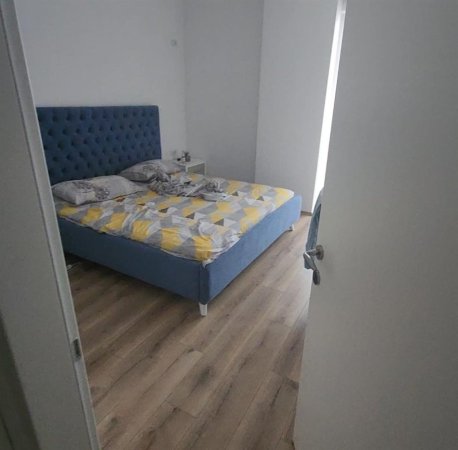 Tirane, jepet me qera apartament 1+1+Ballkon Kati 4, 62 m² 500 € (Oxhaku/Rr.Zihni Sako)