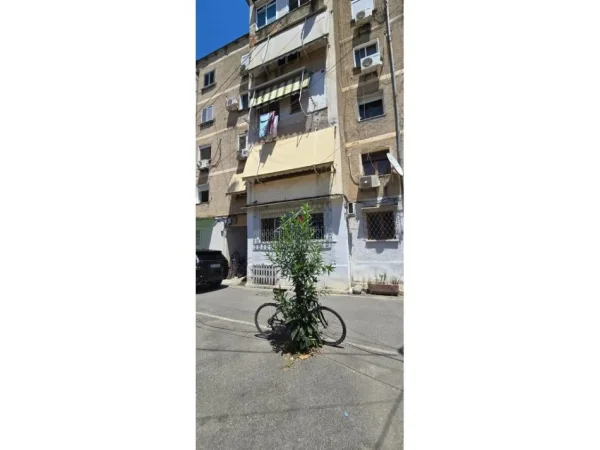 Tirane, shitet apartament 2+1+Ballkon Kati 1, 98 m² 195.000 € 