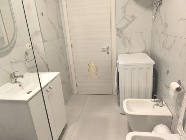 Tirane, jepet me qera apartament 2+1+Ballkon , 85 m² 750 € (Rruga Don Bosko)