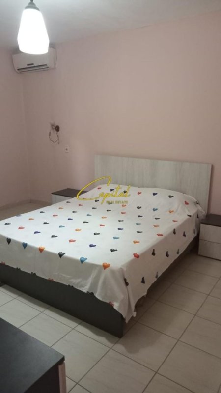 Tirane, jepet me qera apartament 1+1 Kati 1, 63 m² 450 € (ISH PARKU)